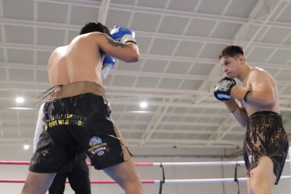 Combate entre Álvaro 'El Mago' Godoy y Robin Zamora