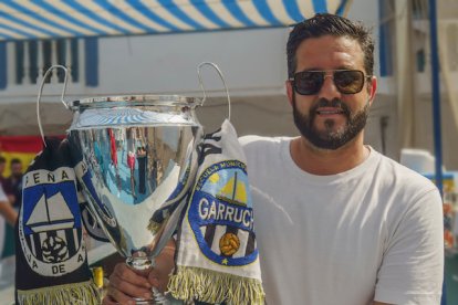 El presidente del club, Borja Garrido, celebrando el ascenso garruchero.