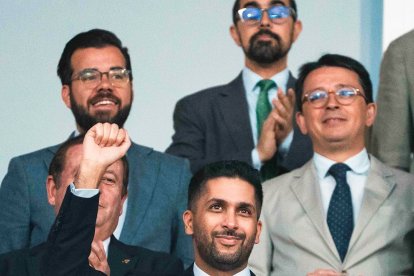 El presidente ha podido pagar la compra del club con un ascenso.