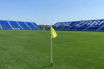 El césped ya está prácticamente listo para la temporada 2025-2026.