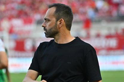 Fran Fernández espera noticias para retomar su carrera en los banquillos.
