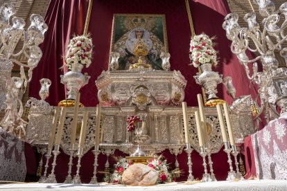 Altar de la Macarena en las Siervas.