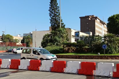 La rotonda de Avenida Padre Méndez con Carretera del Doctoral, sin mucho tráfico.