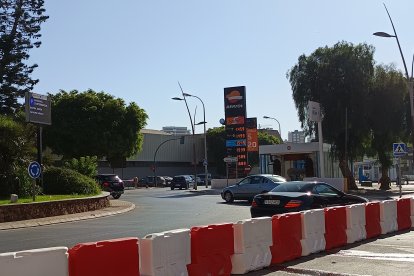 La rotonda de Avenida Padre Méndez con Carretera del Doctoral, sin mucho tráfico.