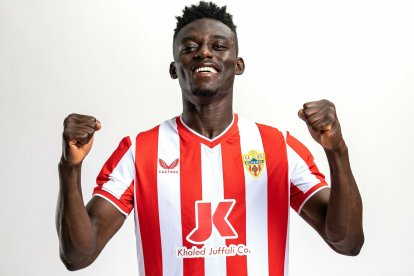 Así de feliz se mostraba Baba tras aterrizar en un Almería de Primera.