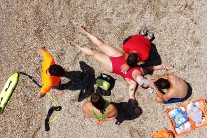 Imagen del simulacro de rescate en La Bajadilla de Roquetas de Mar.