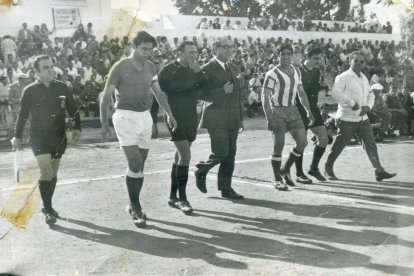 Partido de promoción de ascenso en junio de 1971 (AD Almería 1 San Fernando 1).