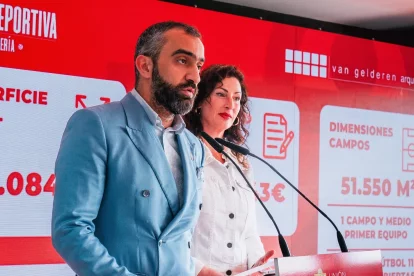 Mohamed El Assy y Mar Vázquez presentaron la gran obra del Almería.