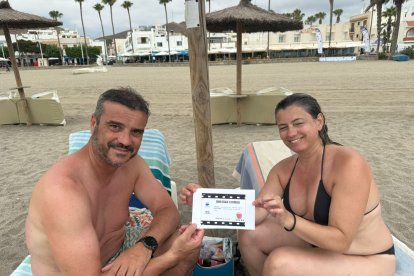 Juan y Beatriz fueron los ganadores del bono para disfrutar del Cine de Verano de Vera.