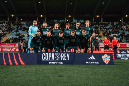 Con goles de Nico Melamed y Leo Baptistao pasó el Almería en la Copa del Rey.
