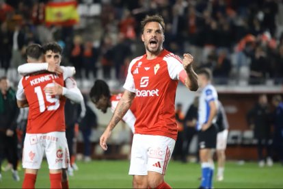 Pedro León tiene claro que el Real Murcia le necesita y ha dado el paso.