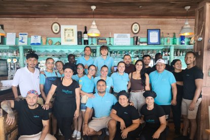 La plantilla de Neptuno Mojácar, restaurante de referencia que ha acogido esta semana la emisión del programa.