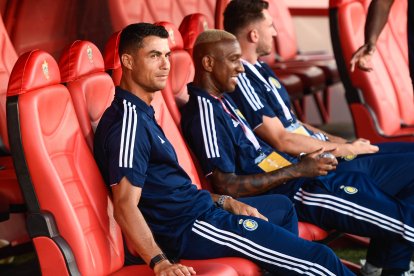 Cristiano Ronaldo en el banquillo del Estadio de los Juegos Mediterráneos.