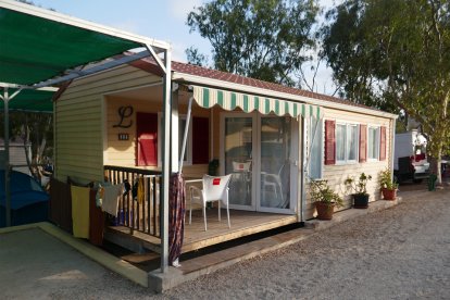 Una de las mobil-homes de Camping Tau.