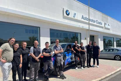 Participantes en el selecto y deportivo Club M de Automotor Costa