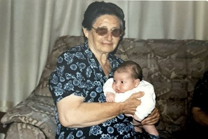 María con su bisnieta (2000)