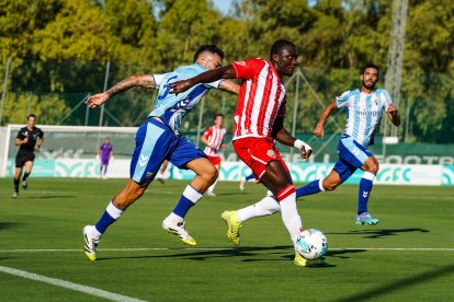 El camerunés Soko estuvo muy bien en la primera parte.