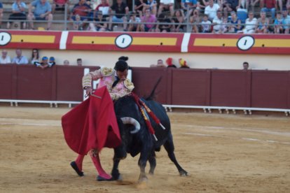 Jesús Almería toreando