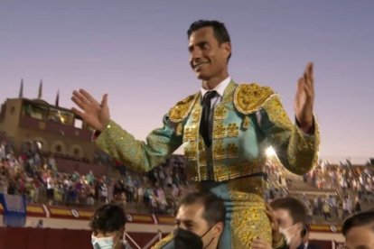 Jesús Almería en hombros