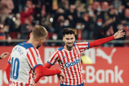 El mediocentro roquetero en su etapa en el Girona.