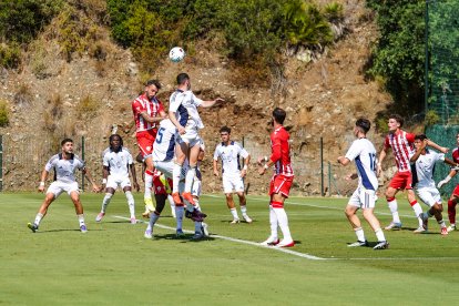 El Almería lo intentó en la segunda parte en varias acciones a balón parado.