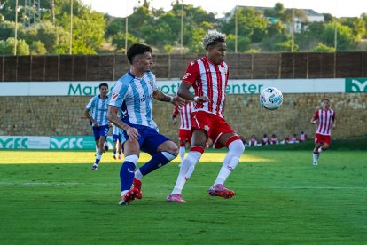 Lázaro está destacando en los partidos de pretemporada por su participación.