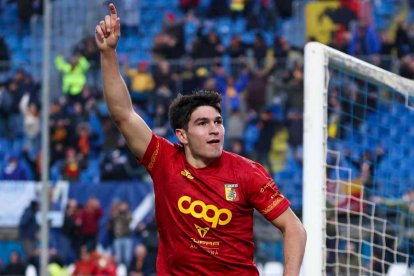 Federico Bonini ha hecho una gran temporada con el Catanzaro, que va a ingresar 3 millones de euros.