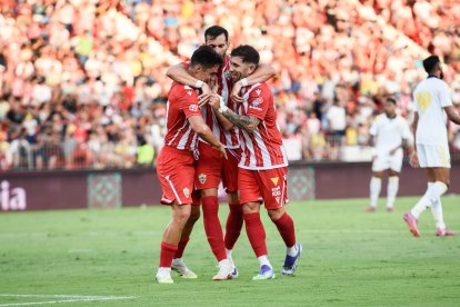 Sergio Arribas celebrando su último gol al Al Nassr de Cristiano Ronaldo.