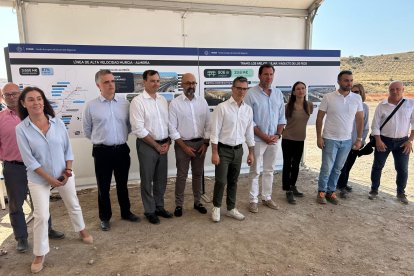 Visita de los ministros al Viaducto de los Feos.