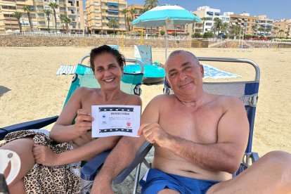 Beatriz Aznar y Emilio Márquez, se llevan una entrada para una noche en grande en el Cine de Verano de Vera.