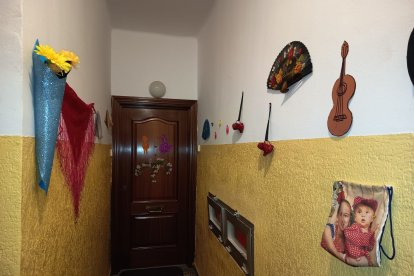 Otra parte del rellano de Lidia con otro tipo de decoraciones