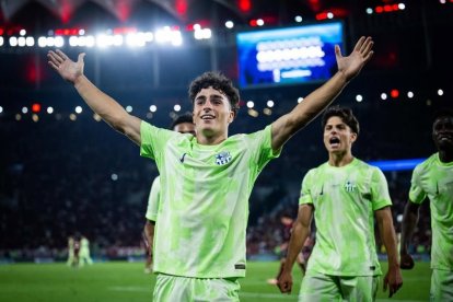 El jugador celebra el gol del empate redondeando una gran actuación.