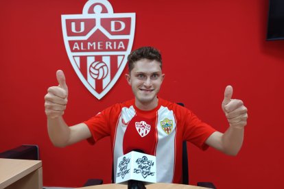 En UDA Radio donde conoció a Javier Rufete, Carlos Felipe, Carla Moreno y el técnico Pedro García.