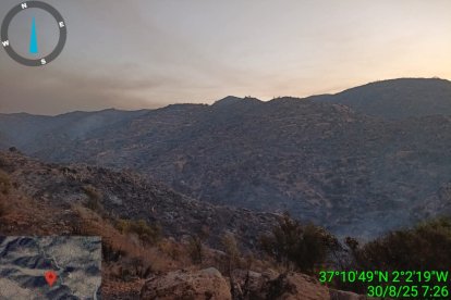 Imagen del Infoca en Sierra de la Atalaya.