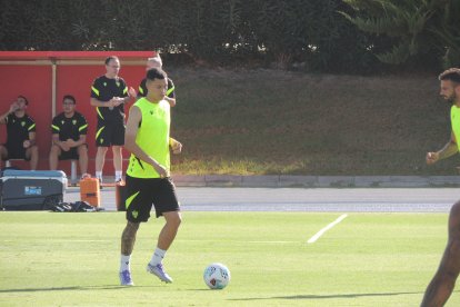 El '9' de Brasil en su primer día en el campo Anexo del recinto deportivo de la Vega de Acá.