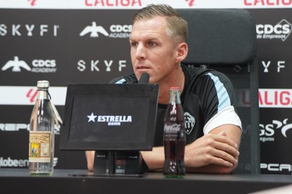 Johan Plat estaría encantado de poder contar con un delantero como Lucas Pérez.