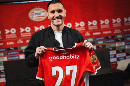 Su experiencia en el PSV no fue positiva para el delantero.