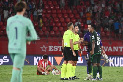 Los cántabros se van de Almería con pleno de puntos y son líderes.