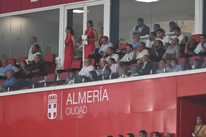 El presidente no se pierde un partido y da la cara en el Mediterráneo.