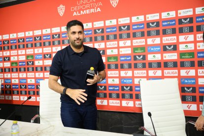 El presidente del Almería ha diseñado la plantilla junto a El Assy, Gonçalves y Rubi.