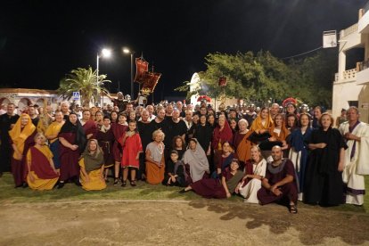 Foto de familia de los participantes en la recreación