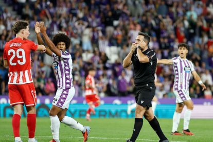 Arcediano Monescillo conecta con el VAR.