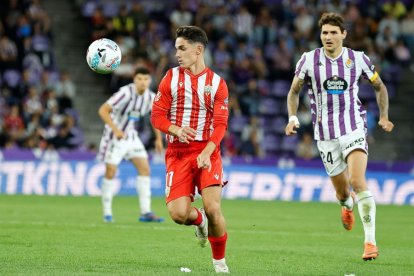 Siempre mirando a la portería rival con intención de marcar.