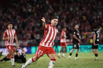 La estrella del Almería 2025-2026 es Embarba.