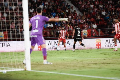 Arnau Puigmal estuvo fantástico por la banda derecha rojiblanca.