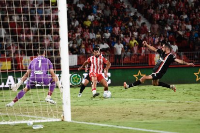 El míster acertó de pleno metiendo en el campo al futbolista catalán y el jugador, como siempre, respondió a las mil maravillas.