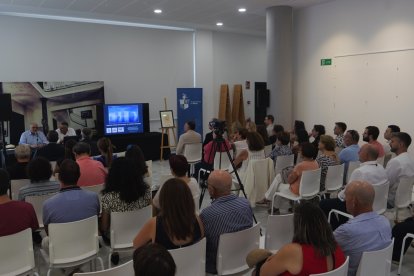 Charla sobre el legado de Lorenzo Ferrer Maldonado.