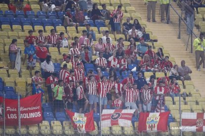 Los aficionados ya disfrutan de un equipo comprometido en el campo.