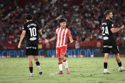 En el partido frente al Sporting de Gijón, que terminó con remontada del Almería (2-1).