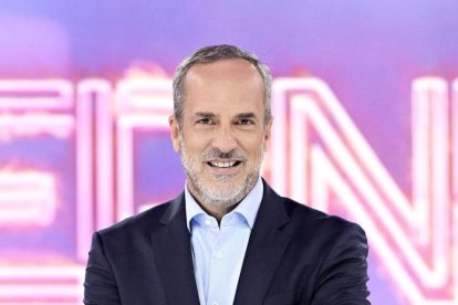 Santi Acosta presentador de 